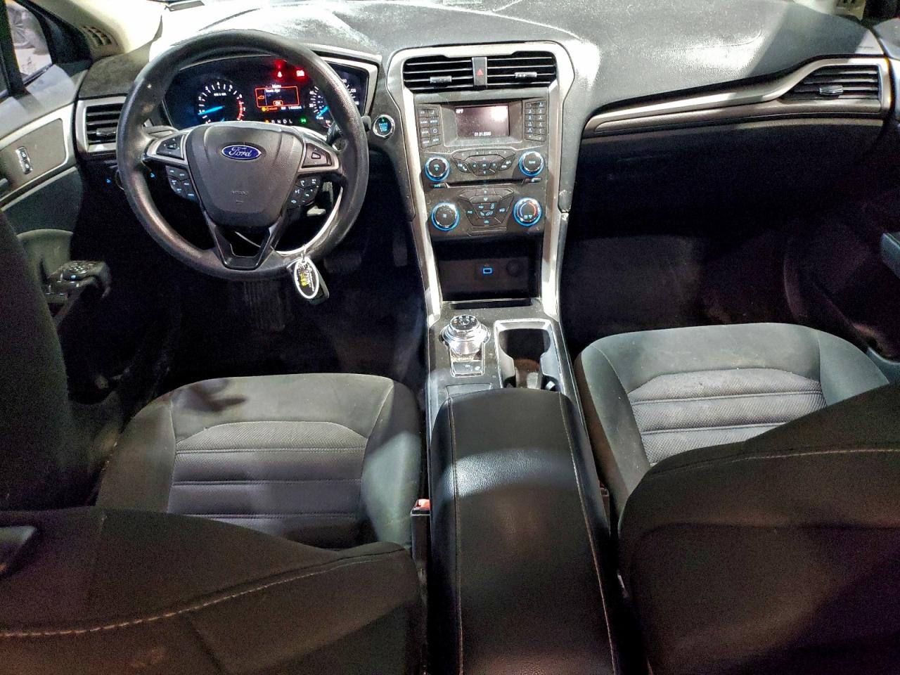 2017 FORD FUSION SE photo 8