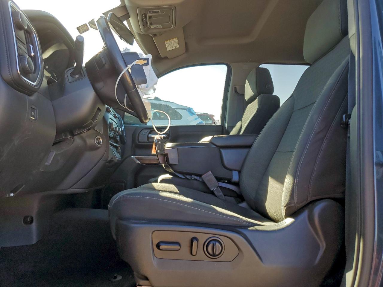 2020 CHEVROLET SILVERADO C1500 LT photo 7