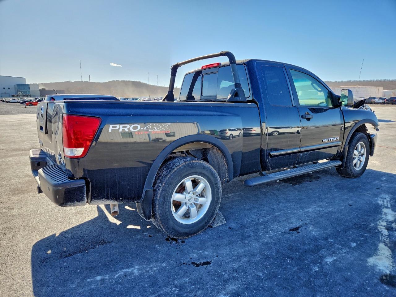 2011 NISSAN TITAN S photo 3