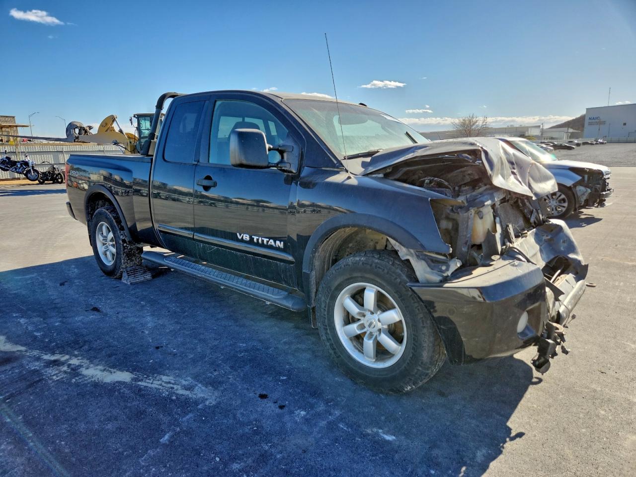 2011 NISSAN TITAN S photo 4