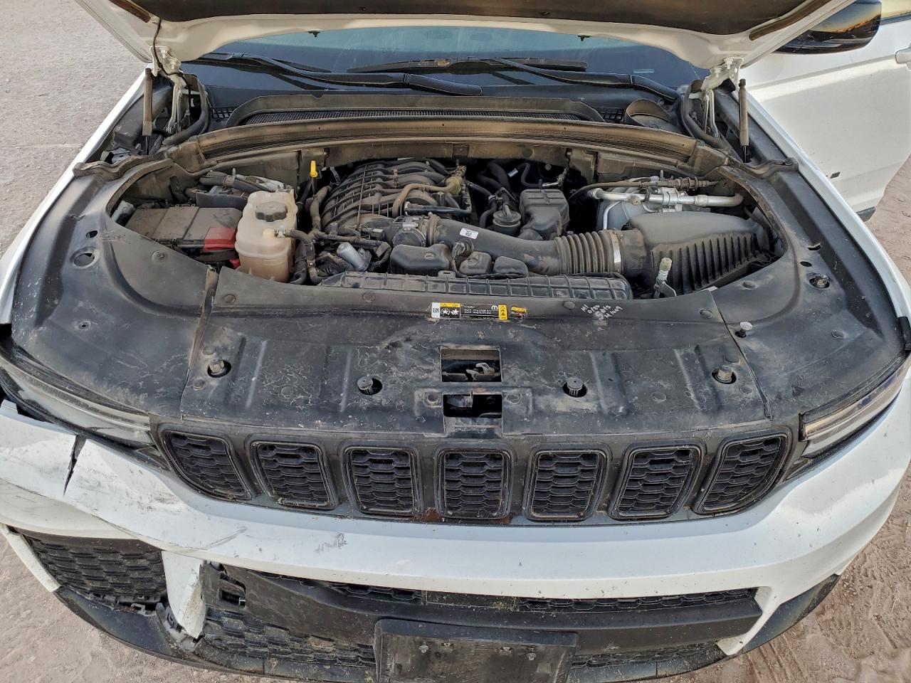 2023 JEEP GRAND CHEROKEE L LAREDO photo 12