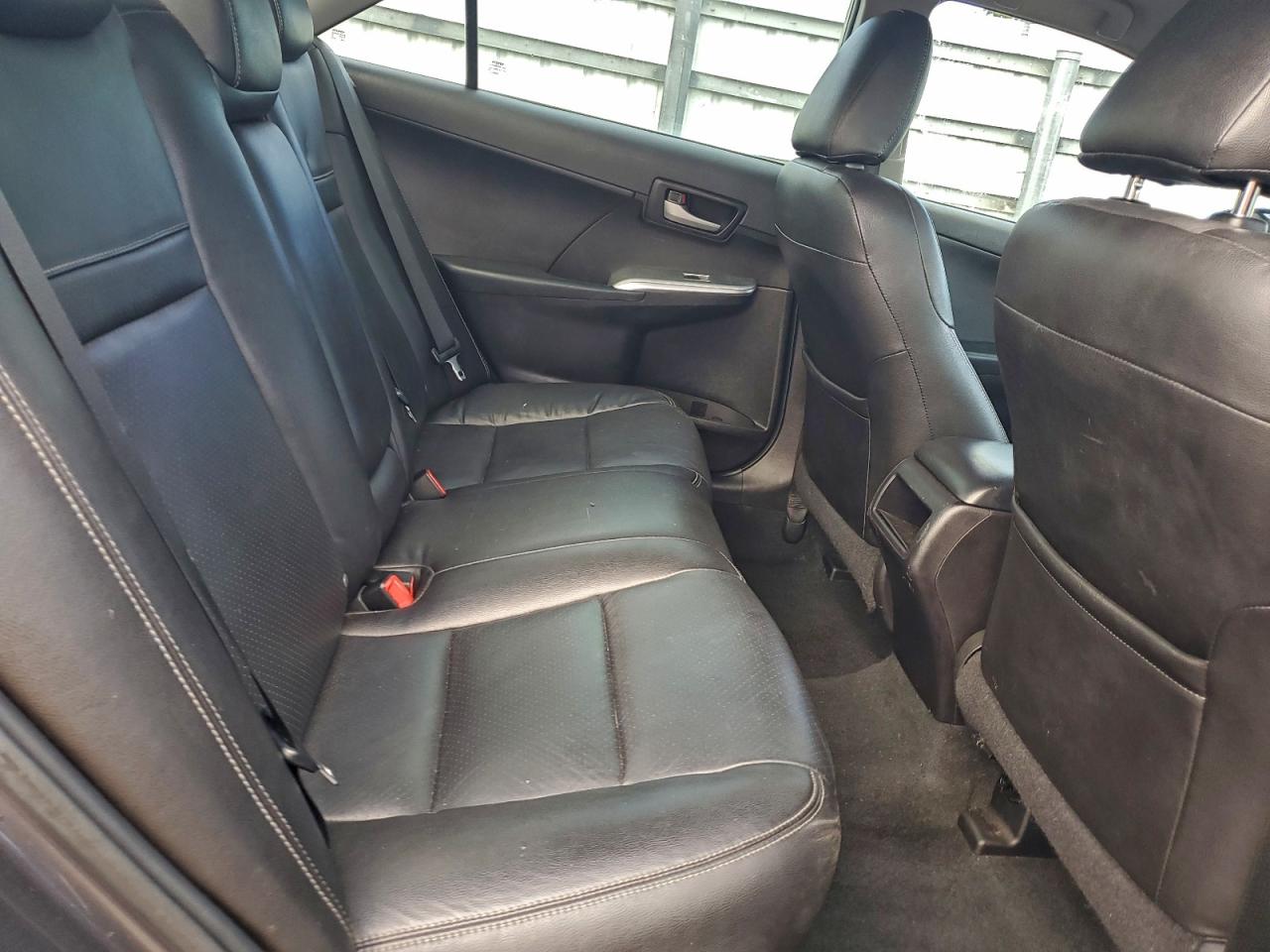 2014 TOYOTA CAMRY L photo 10