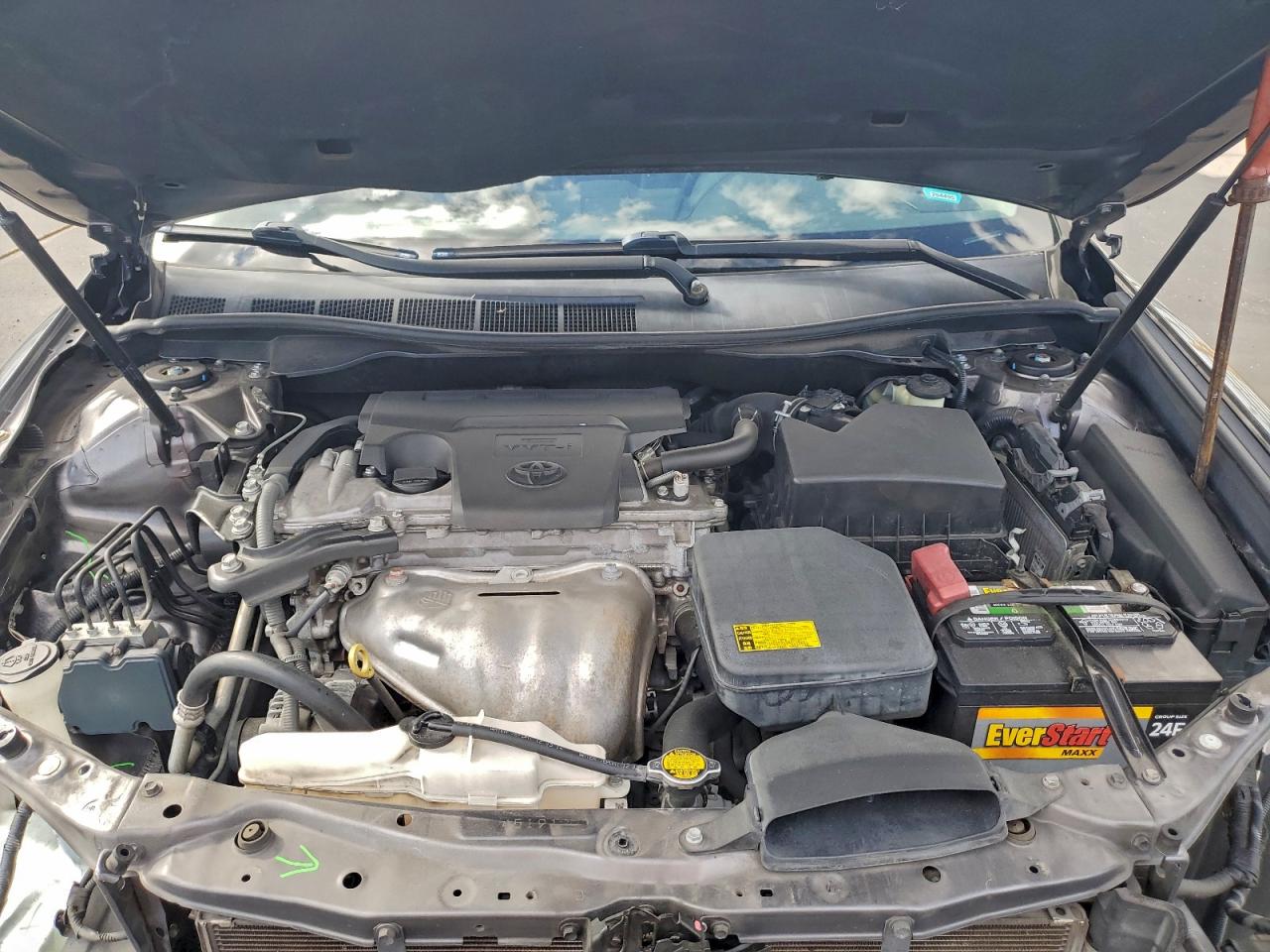 2014 TOYOTA CAMRY L photo 11
