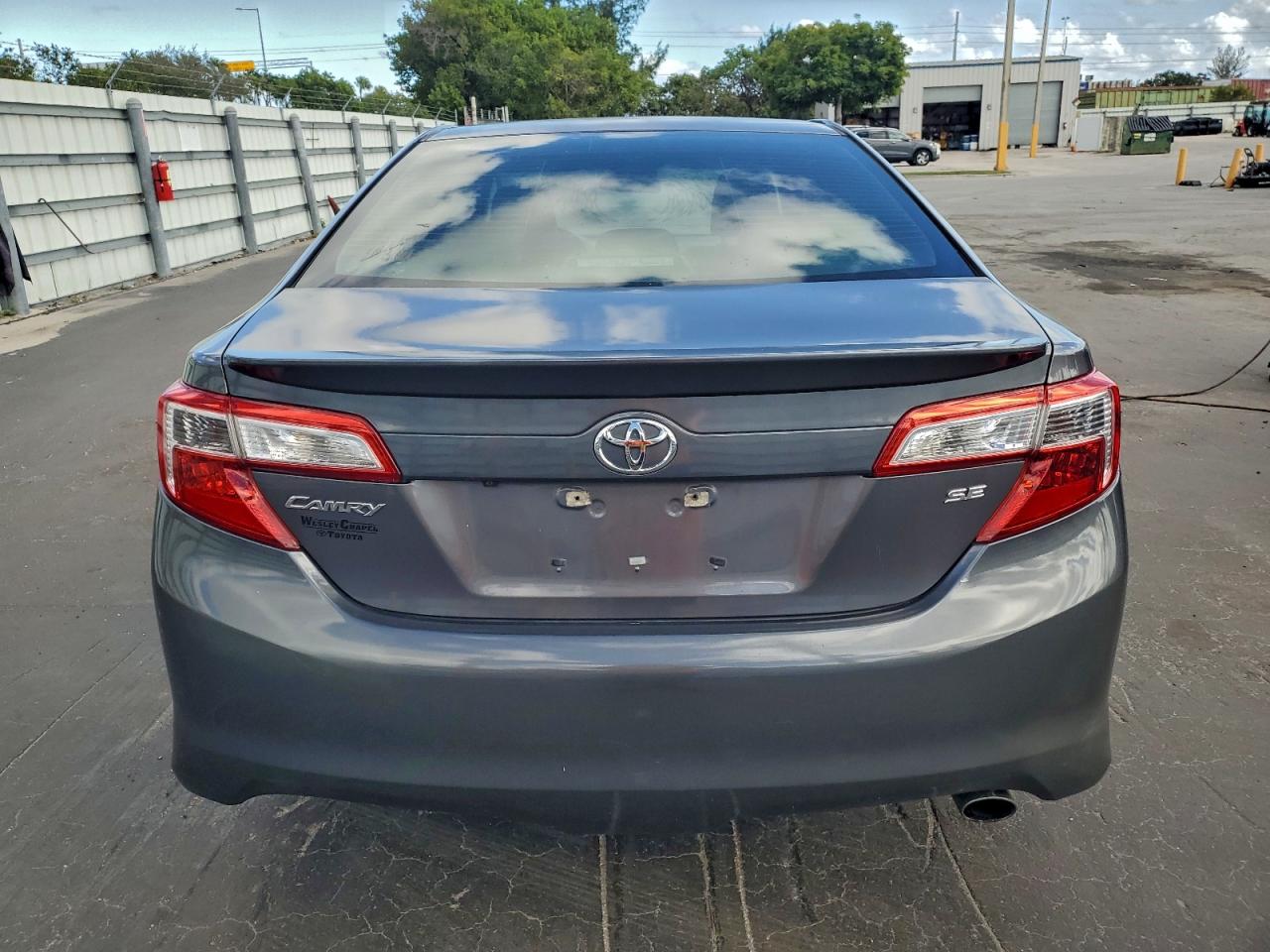 2014 TOYOTA CAMRY L photo 6