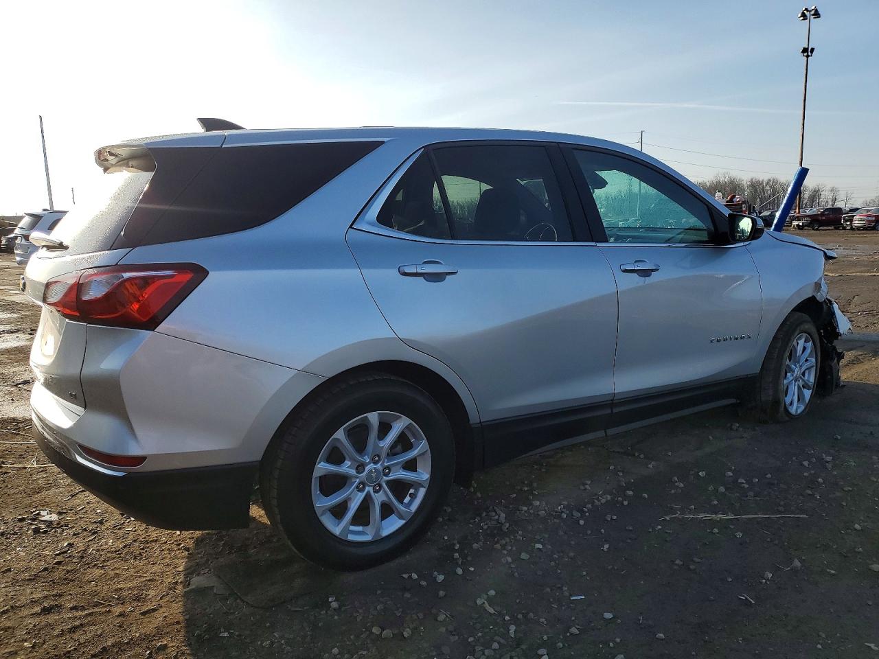 2019 CHEVROLET EQUINOX LT photo 3