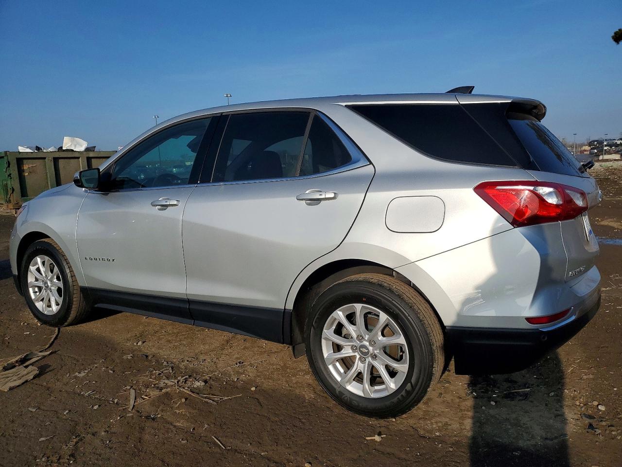 2019 CHEVROLET EQUINOX LT photo 2
