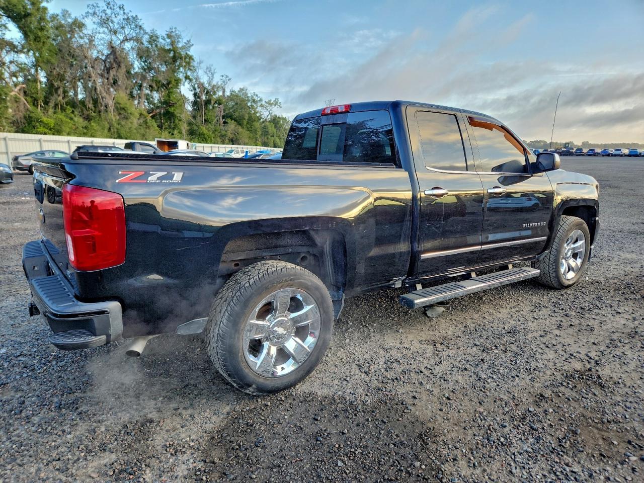 2018 CHEVROLET SILVERADO K1500 LTZ photo 3