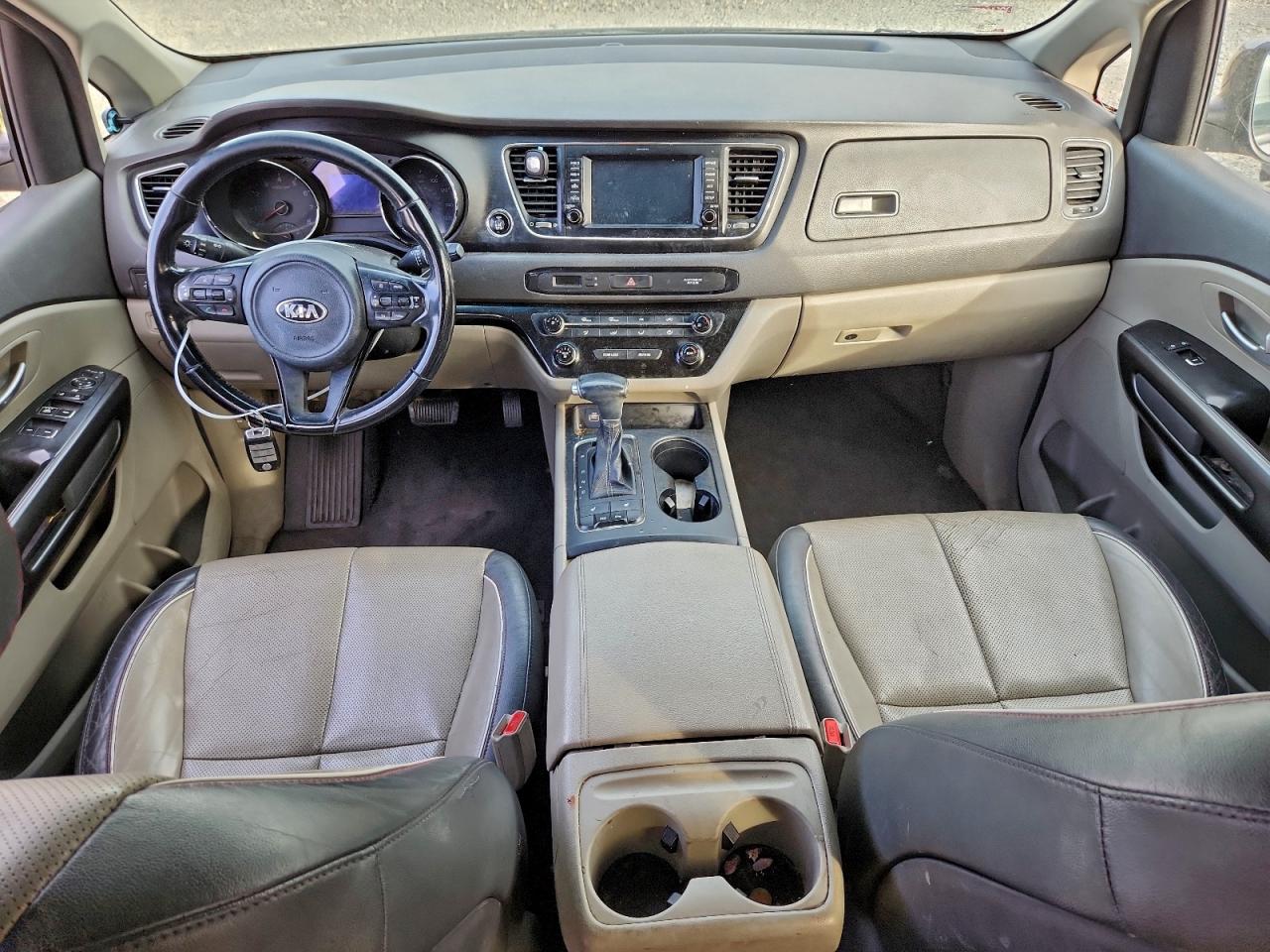 2017 KIA SEDONA LX photo 15