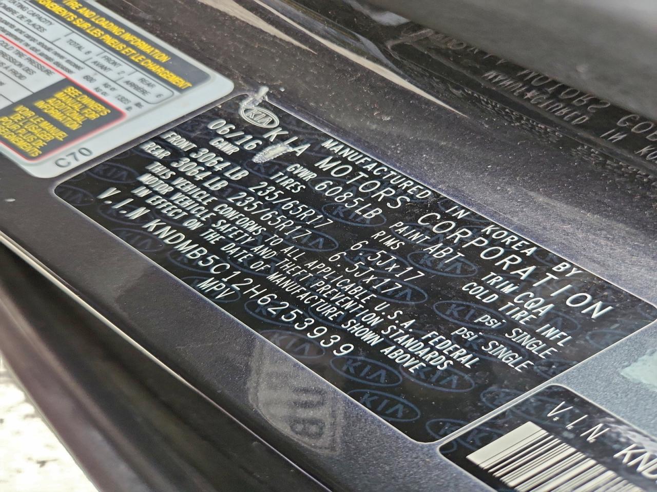 2017 KIA SEDONA LX photo 25