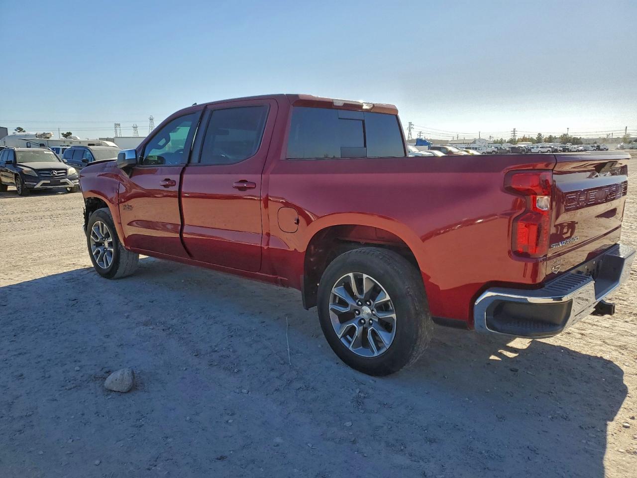 2019 CHEVROLET SILVERADO C1500 LT photo 2