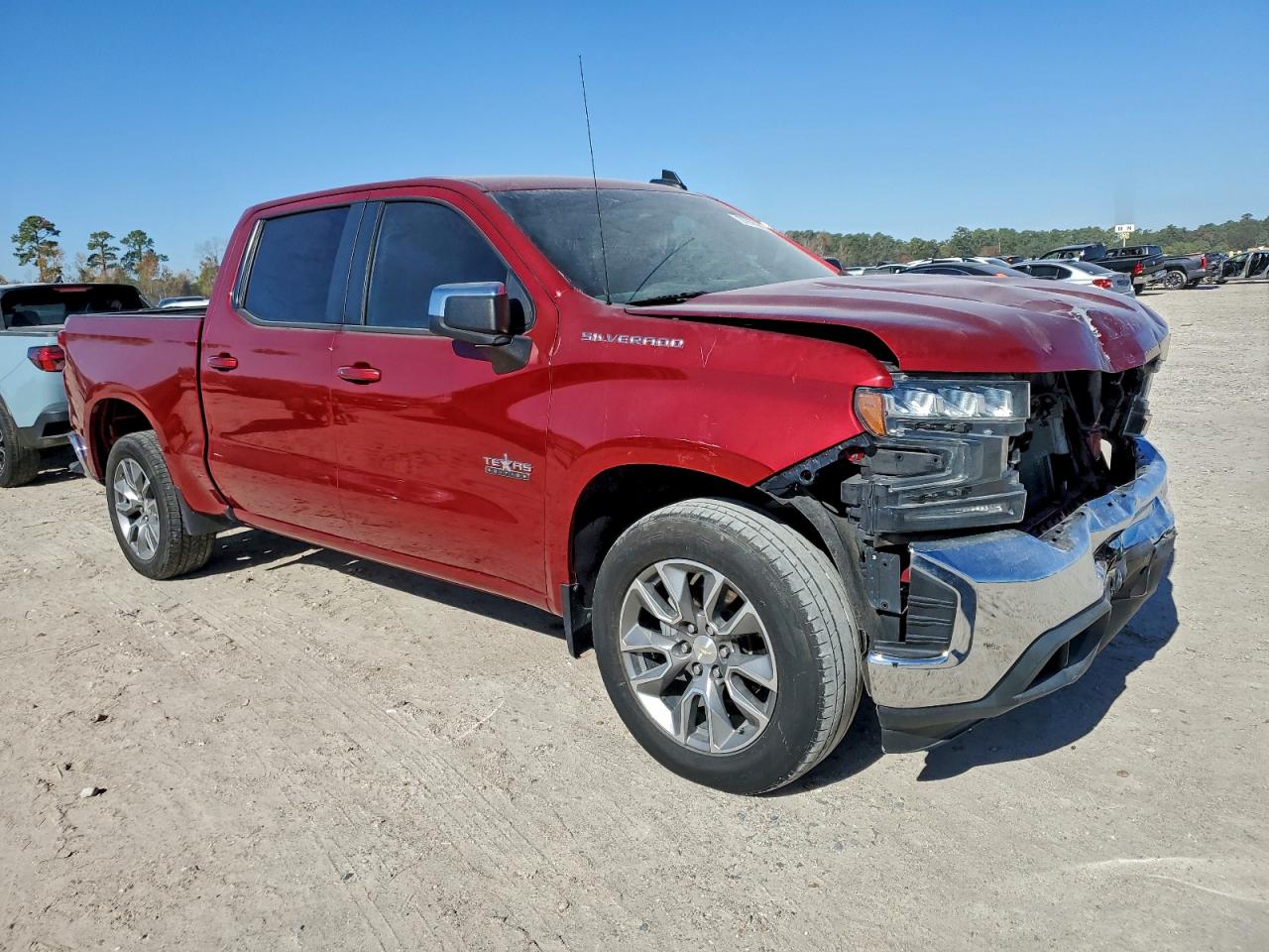 2019 CHEVROLET SILVERADO C1500 LT photo 4