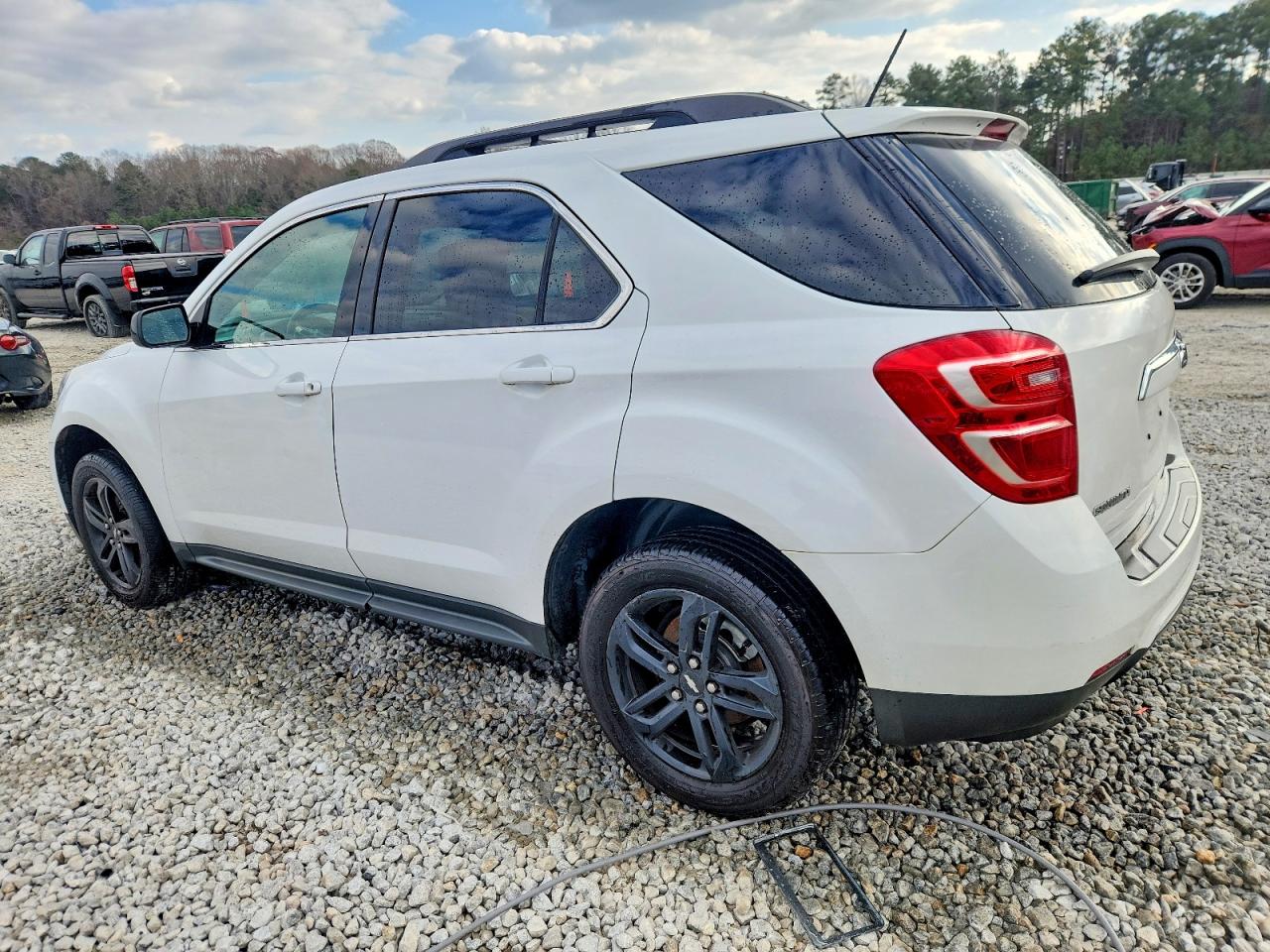 2017 CHEVROLET EQUINOX LT photo 2