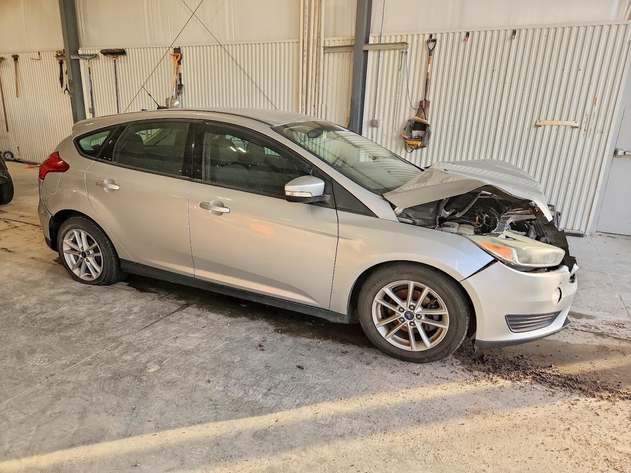 2015 FORD FOCUS SE photo 4