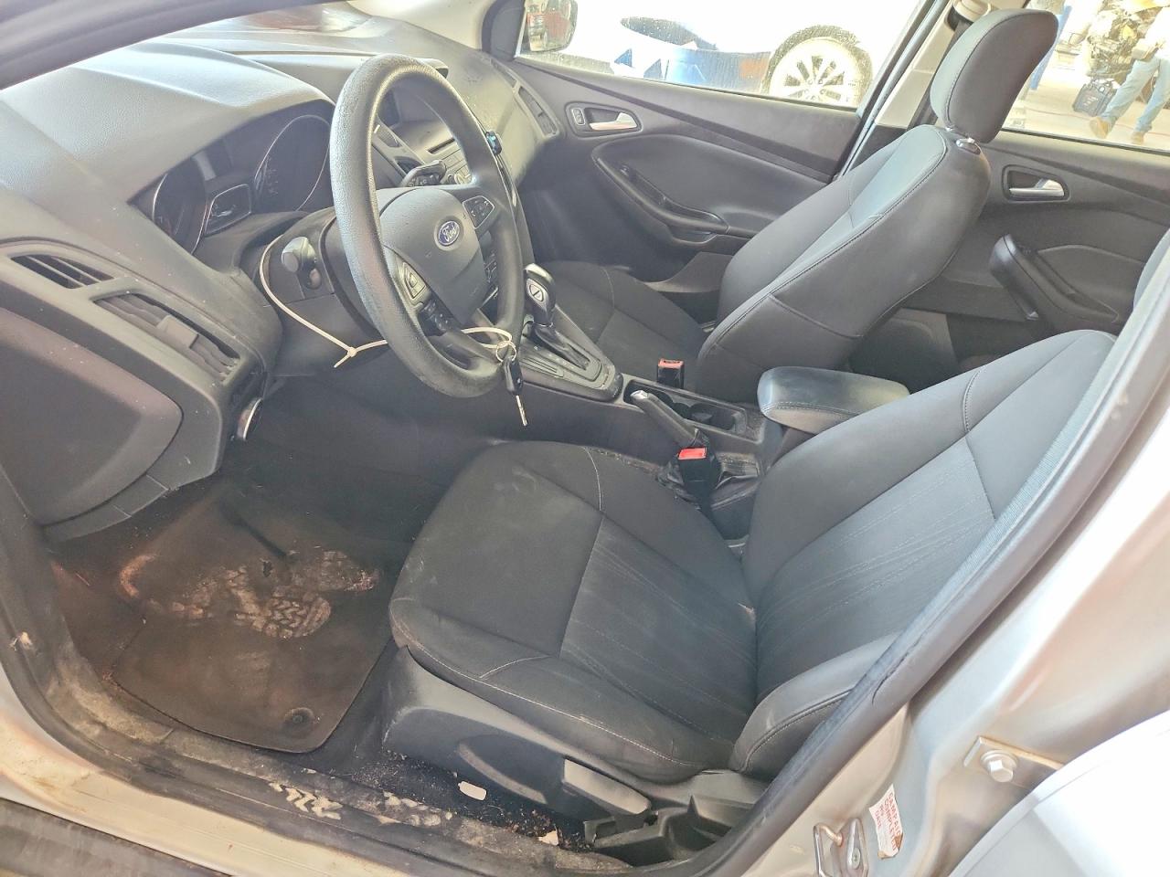 2015 FORD FOCUS SE photo 7
