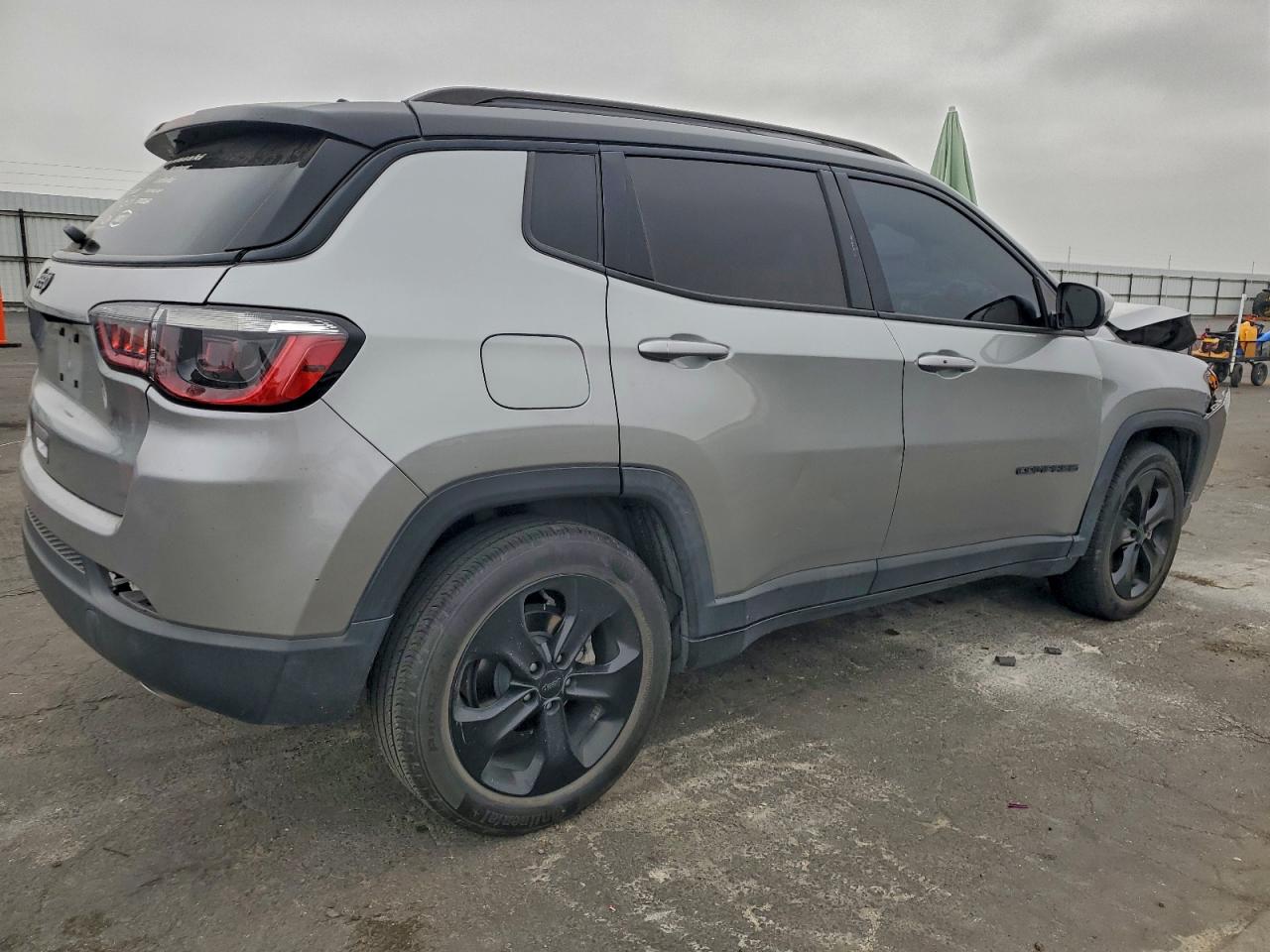 2021 JEEP COMPASS LATITUDE photo 3