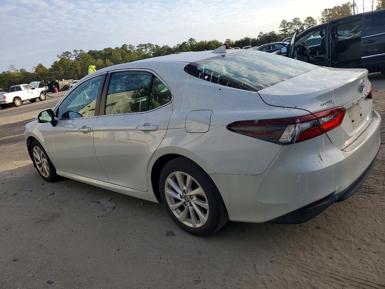 2023 TOYOTA CAMRY LE photo 2