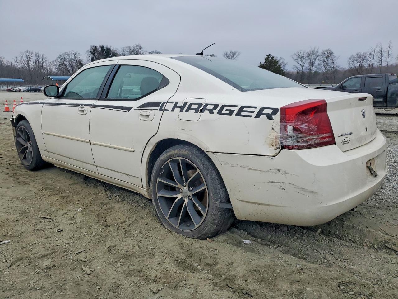 2008 DODGE CHARGER SXT photo 2