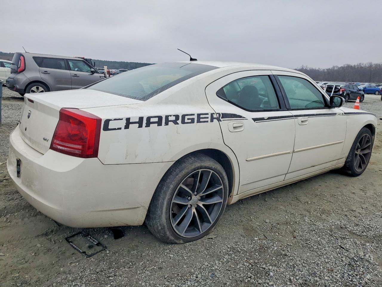 2008 DODGE CHARGER SXT photo 3