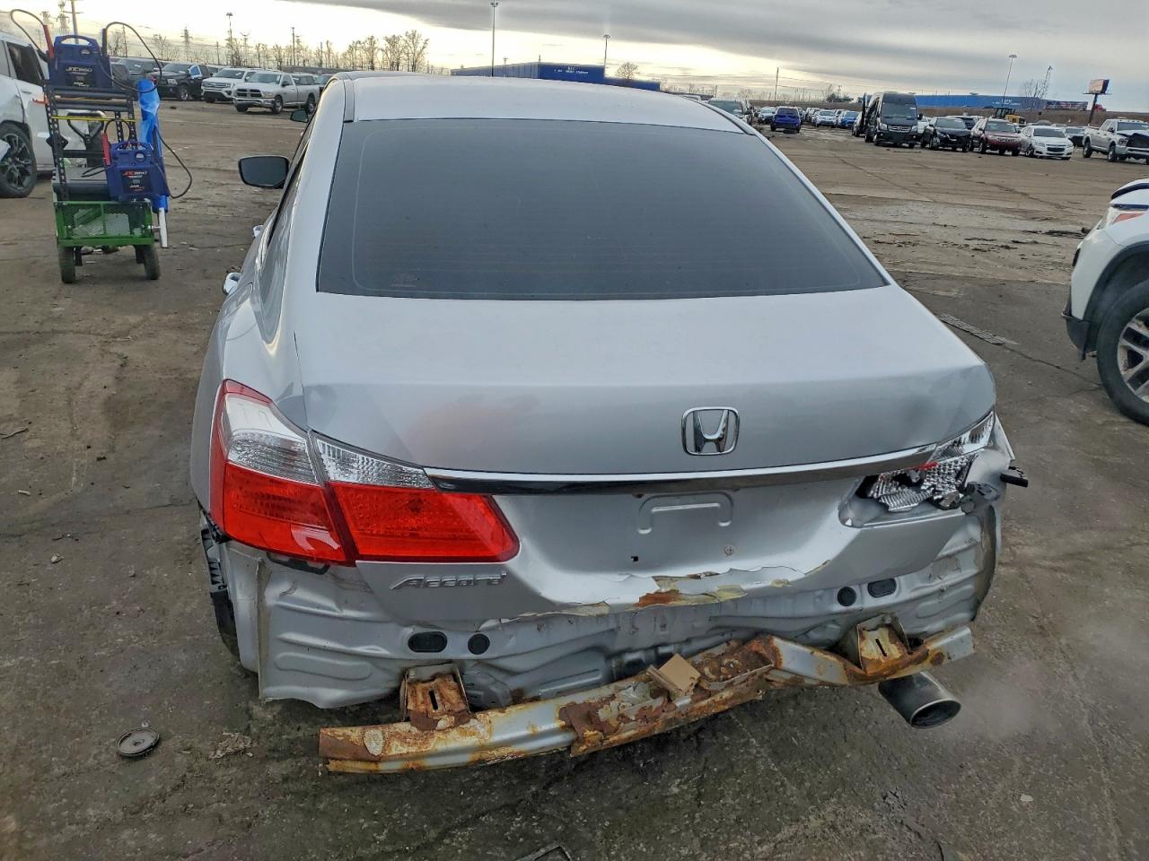 2013 HONDA ACCORD LX photo 6