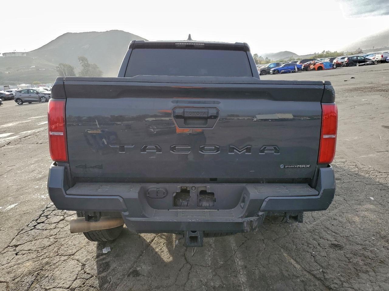2025 TOYOTA TACOMA DOUBLE CAB photo 6