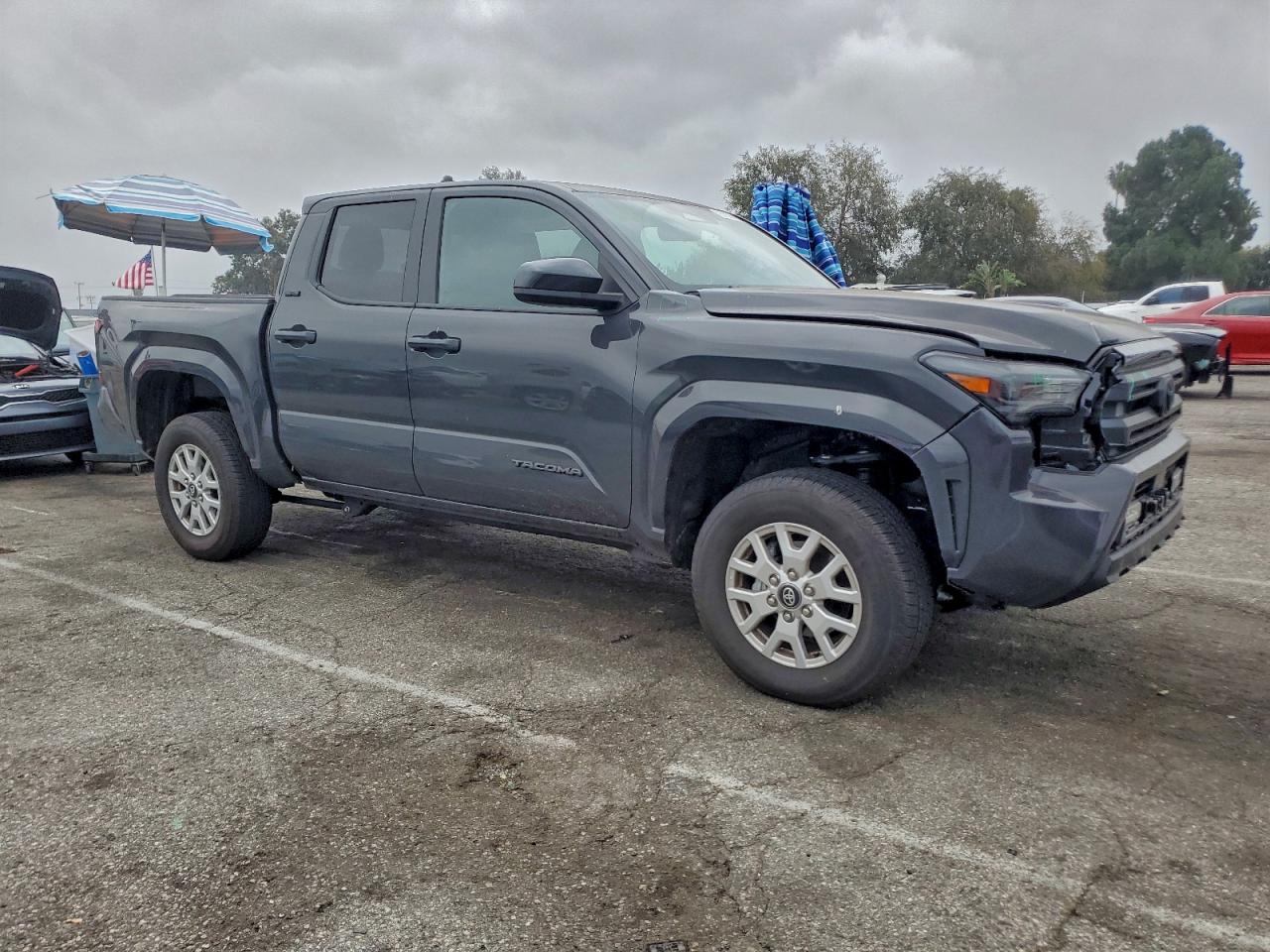 2025 TOYOTA TACOMA DOUBLE CAB photo 4