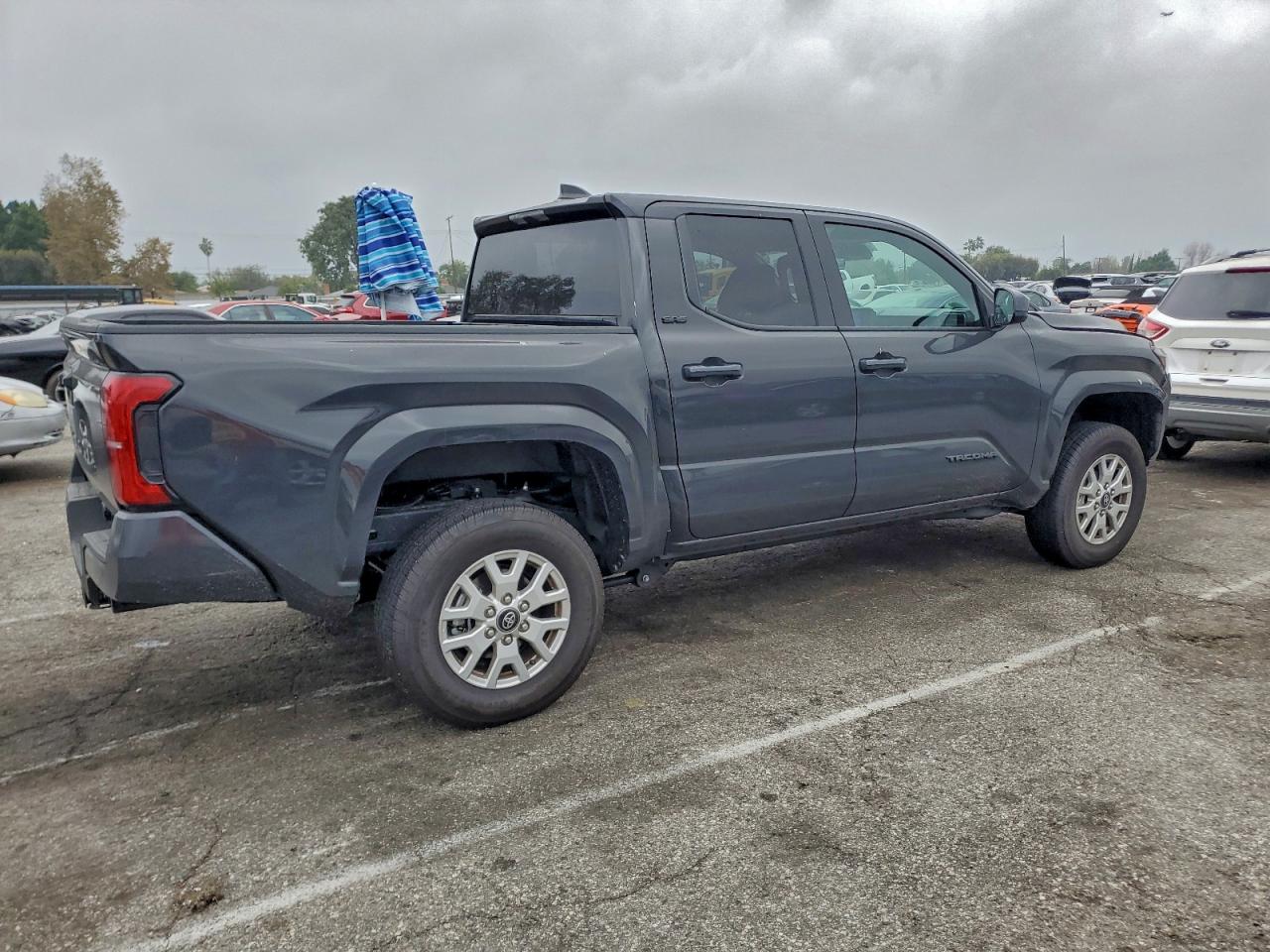 2025 TOYOTA TACOMA DOUBLE CAB photo 3