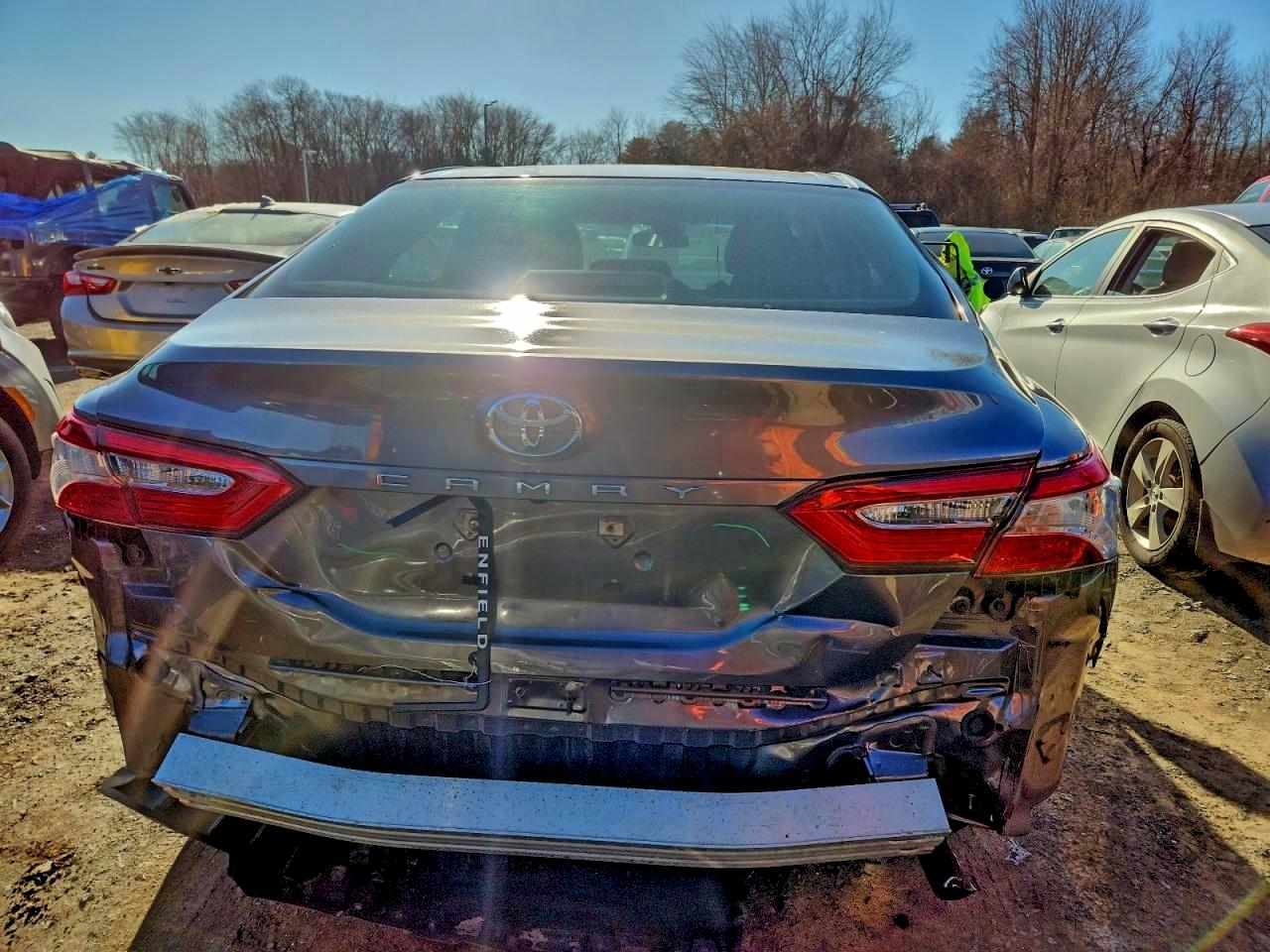 2018 TOYOTA CAMRY L photo 6
