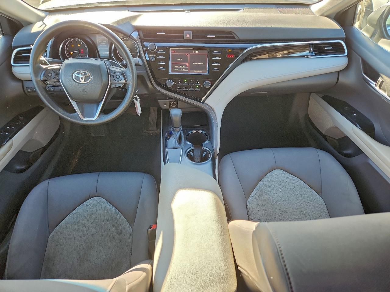 2018 TOYOTA CAMRY L photo 8