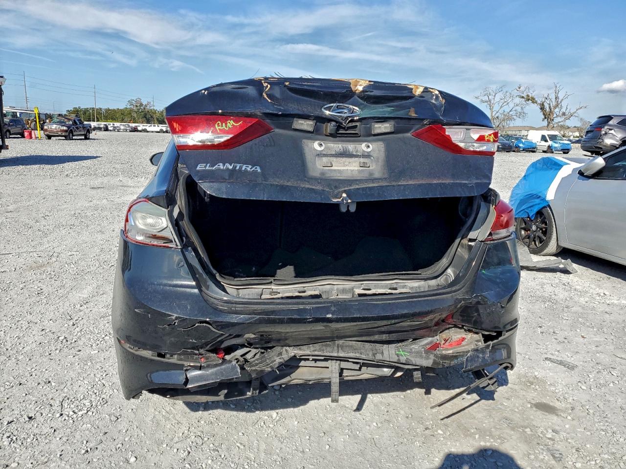 2018 HYUNDAI ELANTRA SEL photo 6