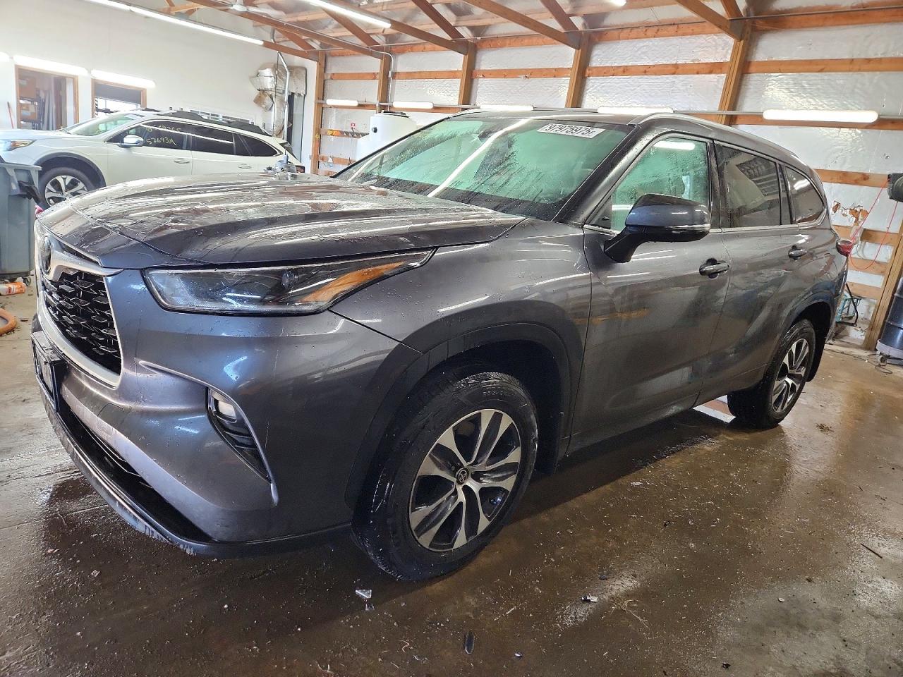 2021 TOYOTA HIGHLANDER