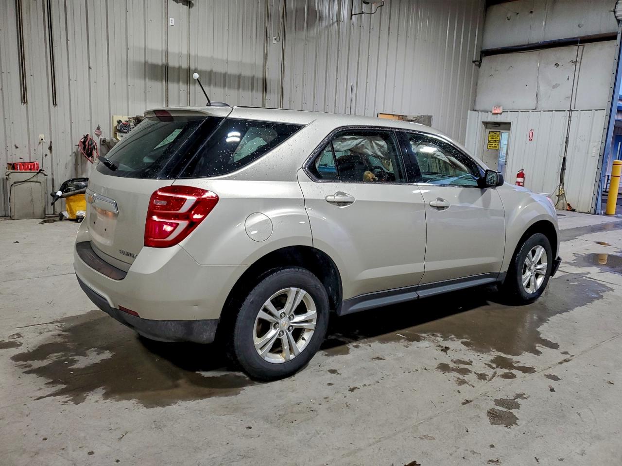 2016 CHEVROLET EQUINOX LS photo 3