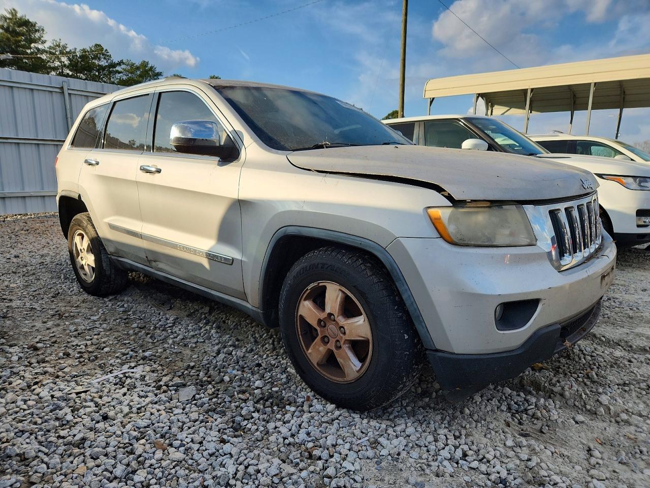 2011 JEEP GRAND CHEROKEE LAREDO photo 4