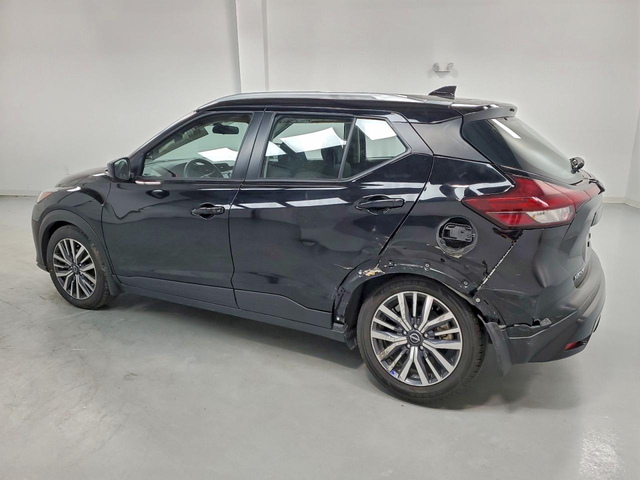 2023 NISSAN KICKS SV photo 2