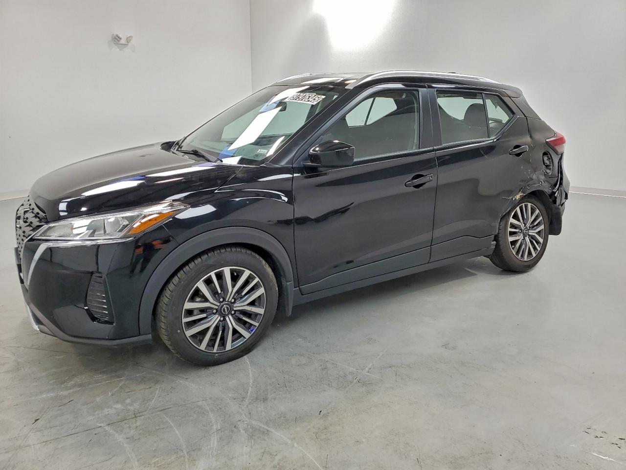 2023 NISSAN KICKS