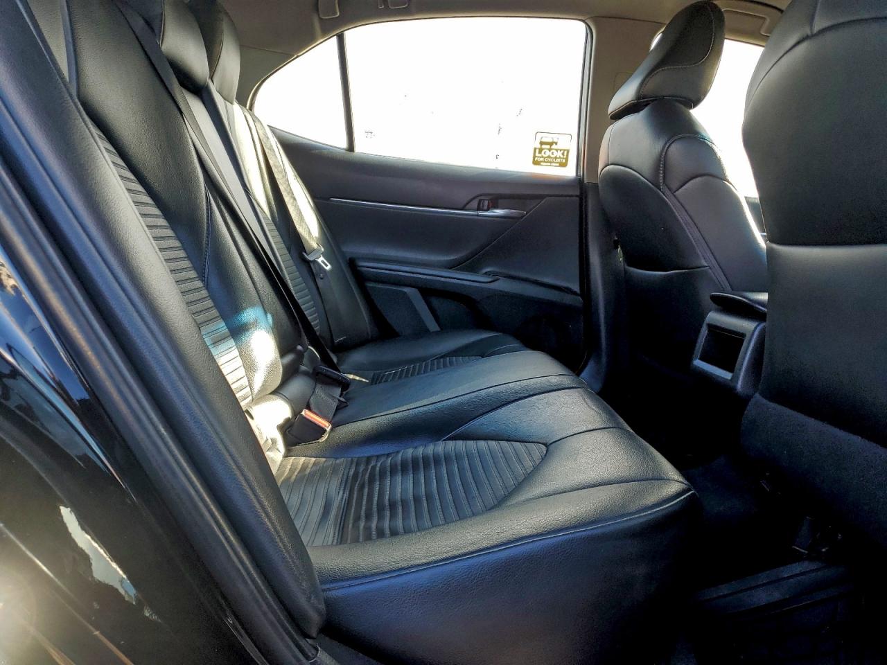 2018 TOYOTA CAMRY L photo 10