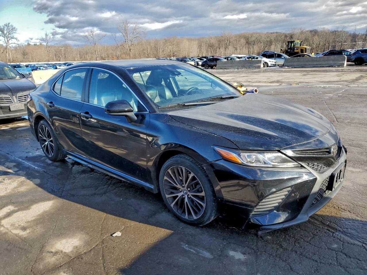 2018 TOYOTA CAMRY L photo 4
