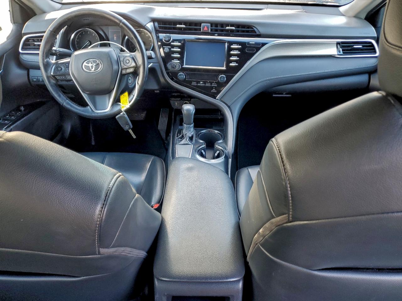 2018 TOYOTA CAMRY L photo 8