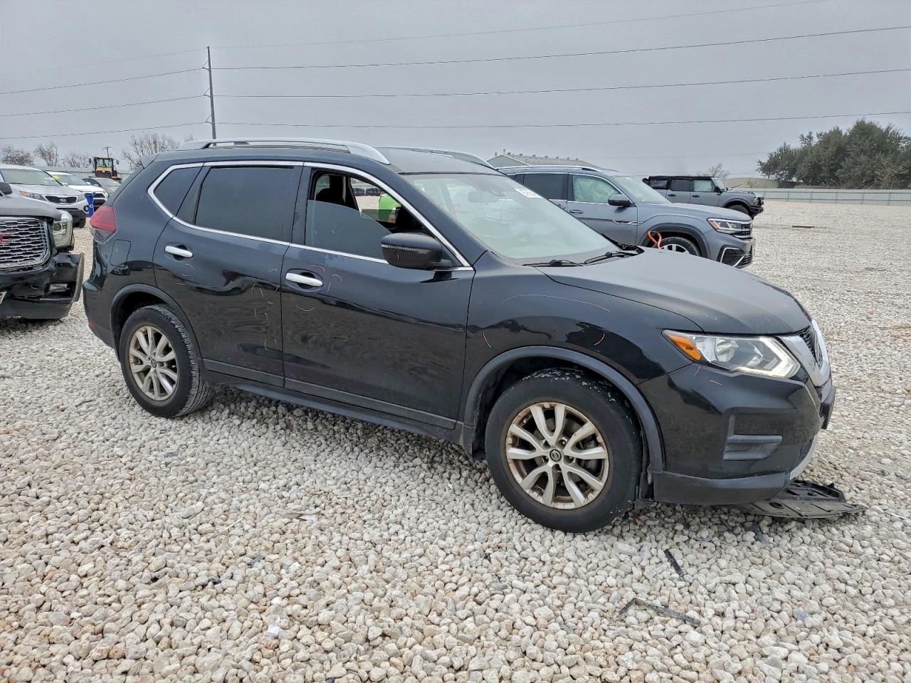 2019 NISSAN ROGUE S photo 4
