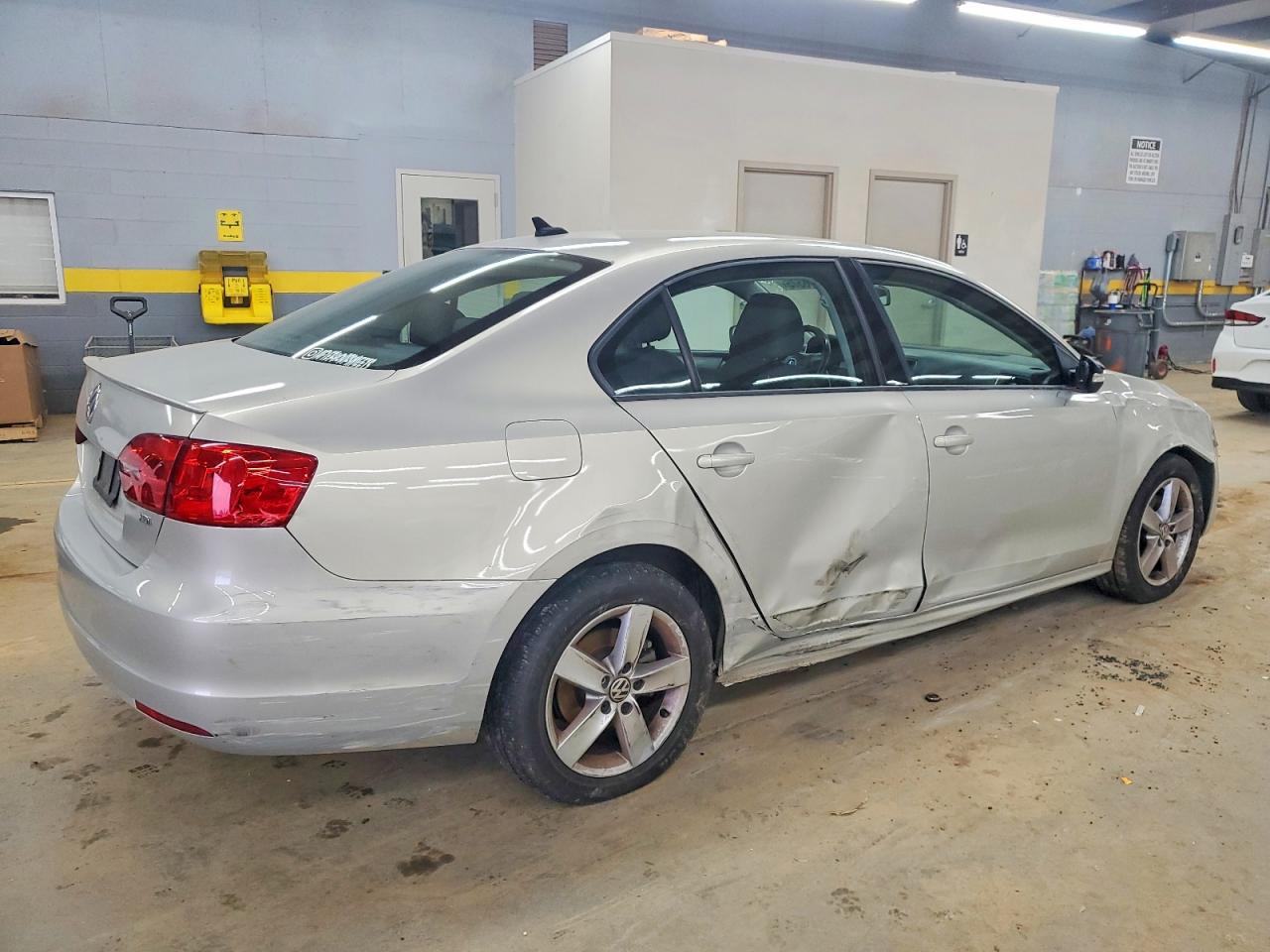 2012 VOLKSWAGEN JETTA TDI photo 3