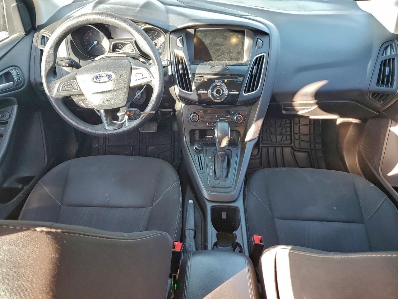 2017 FORD FOCUS SEL photo 8