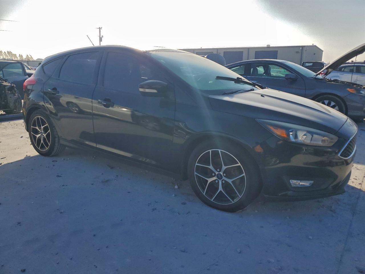 2017 FORD FOCUS SEL photo 4