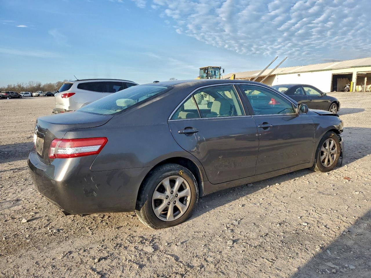 2011 TOYOTA CAMRY BASE photo 3