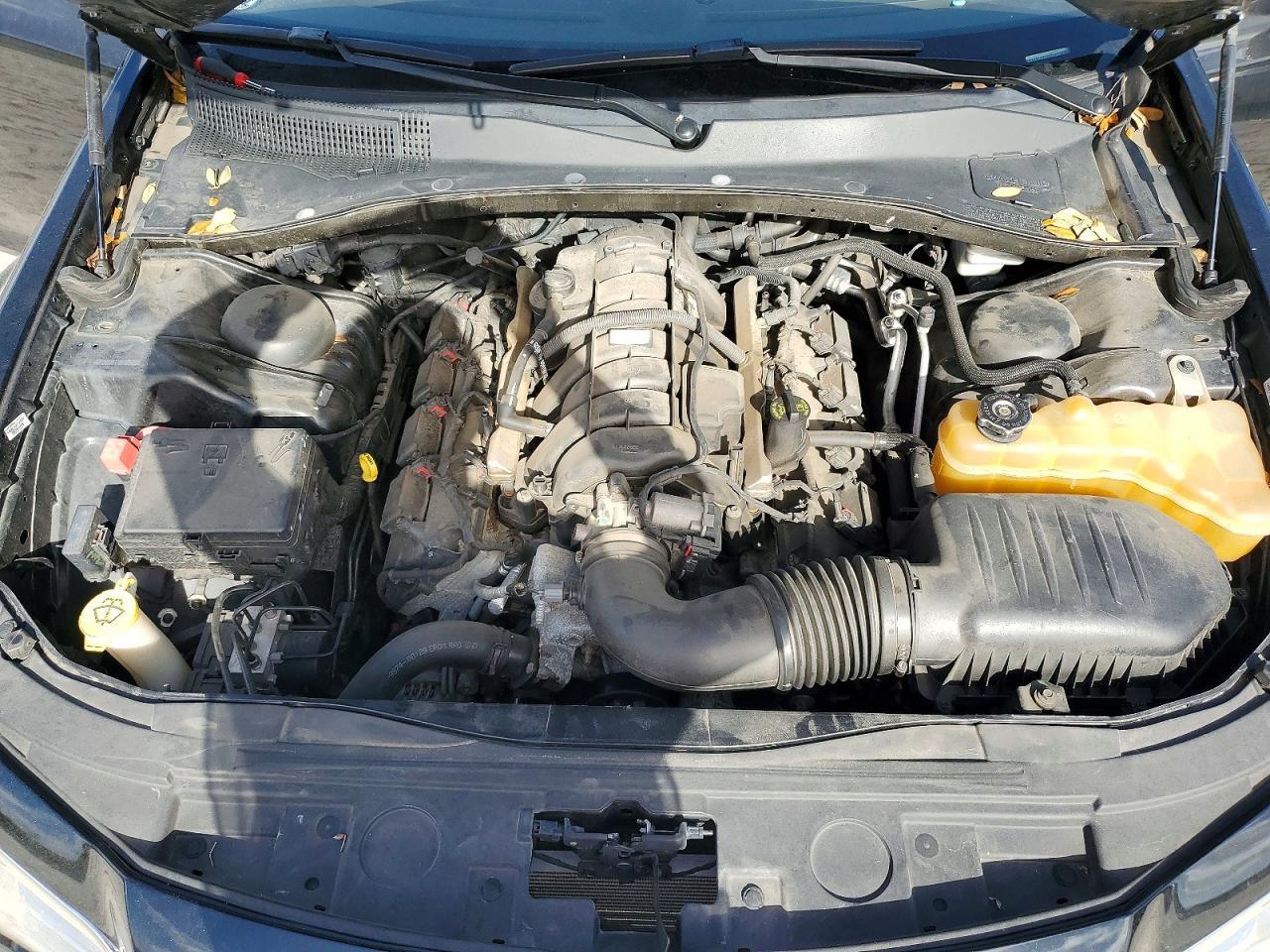 2013 CHRYSLER 300C photo 11