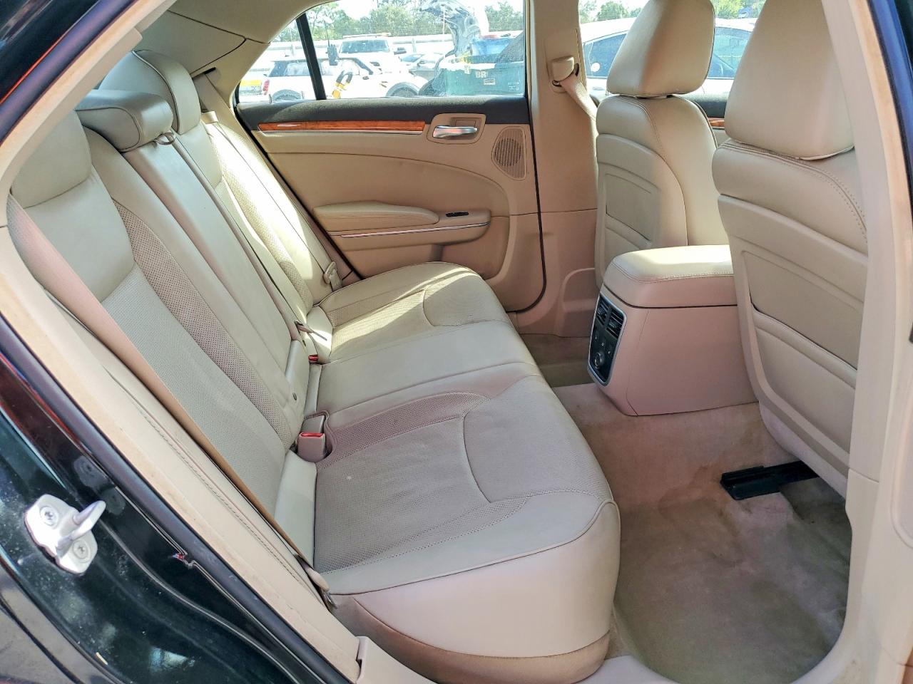 2013 CHRYSLER 300C photo 10