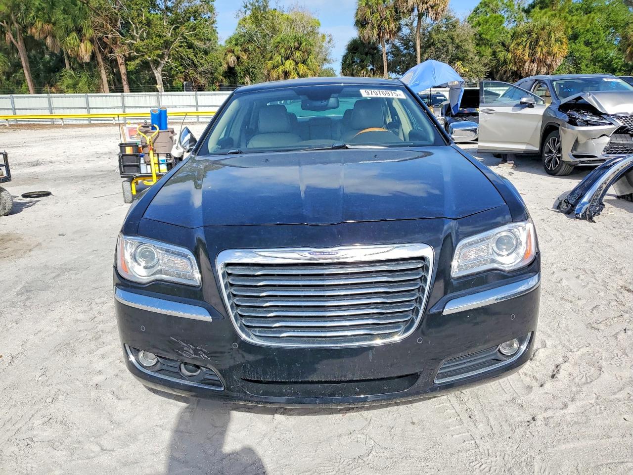 2013 CHRYSLER 300C photo 5