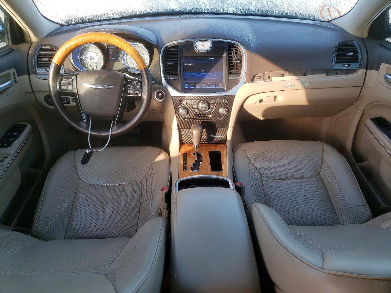 2013 CHRYSLER 300C photo 8