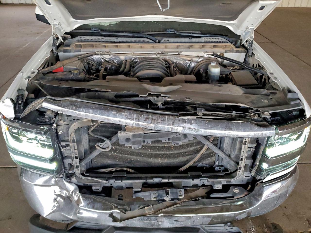 2016 CHEVROLET SILVERADO C1500 LT photo 11