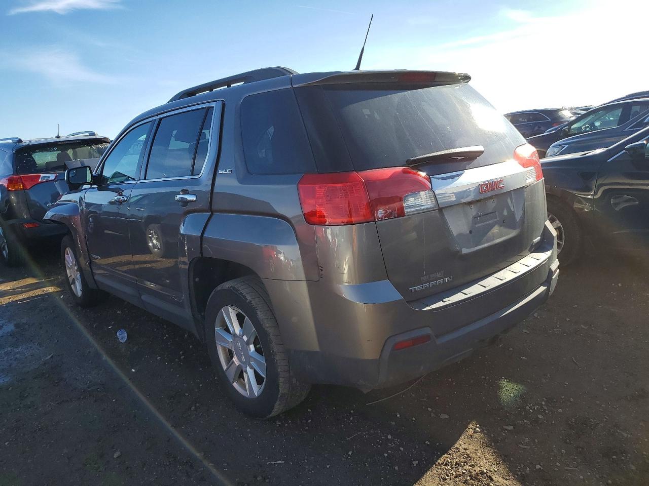 2012 GMC TERRAIN SLE photo 2