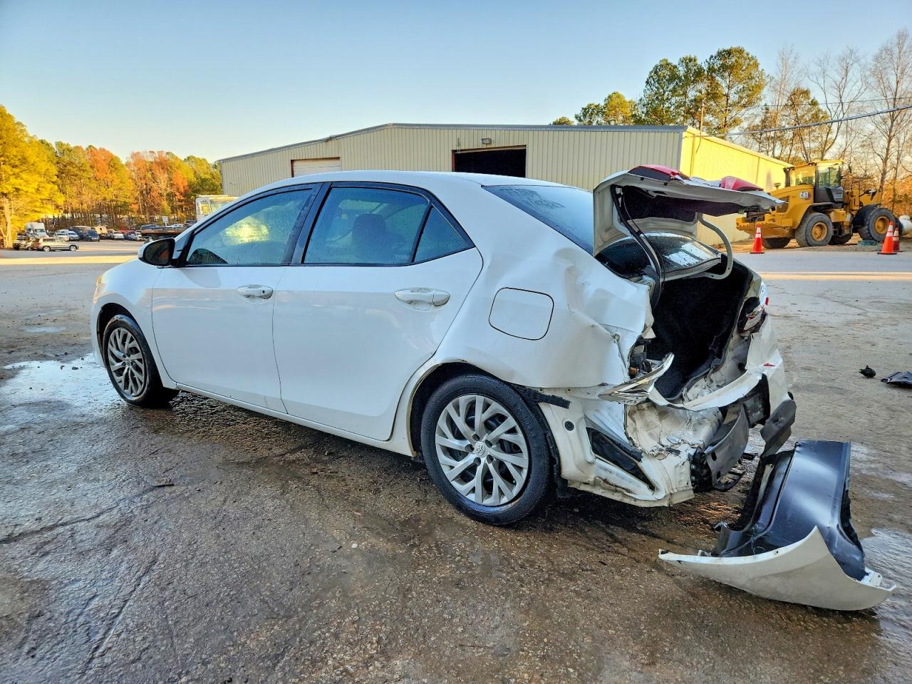 2019 TOYOTA COROLLA L photo 2