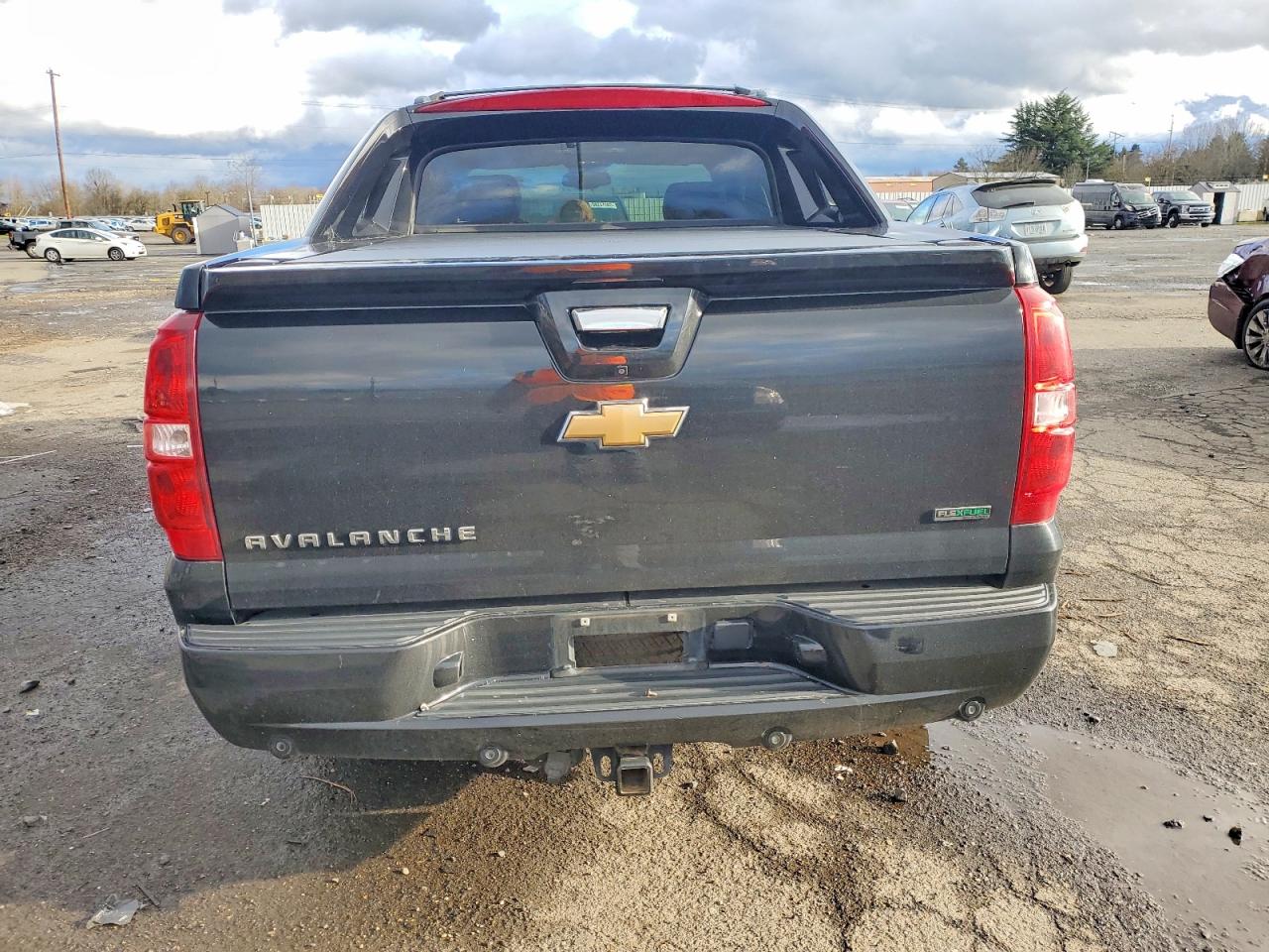 2011 CHEVROLET AVALANCHE LTZ photo 6